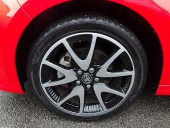 Toyota Yaris 1.5 VVT-h Launch Edition E-CVT Euro 6 (s/s) 5dr
