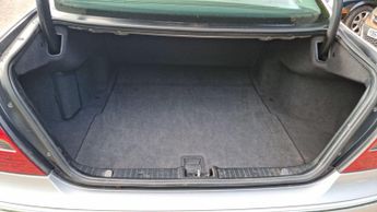 Mercedes-Benz E Class 2.1 E220 CDI Elegance 4dr