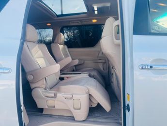 Toyota Alphard Alphard SR 2.5 Hybrid AWD 7-Seats