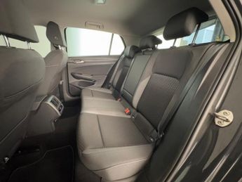 Volkswagen Golf 1.5 eTSI MHEV Active DSG Euro 6 (s/s) 5dr