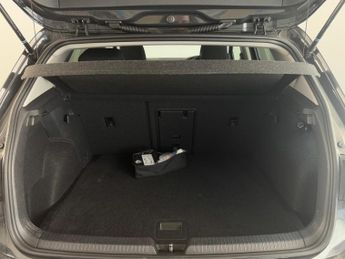 Volkswagen Golf 1.5 eTSI MHEV Active DSG Euro 6 (s/s) 5dr
