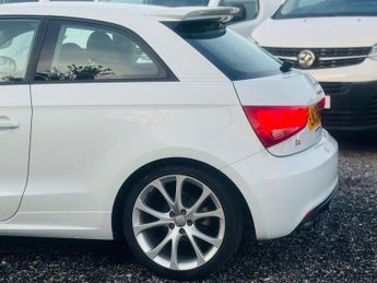 Audi A1 1.4 TFSI CoD Black Edition Sportback S Tronic Euro 5 (s/s) 5dr