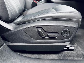 Audi e-tron 50 Technik Auto quattro 5dr 71.2kWh