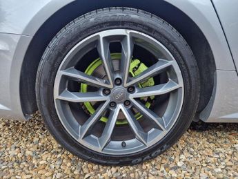 Audi A6 Saloon 2.0 TDI ultra S line S Tronic Euro 6 (s/s) 4dr