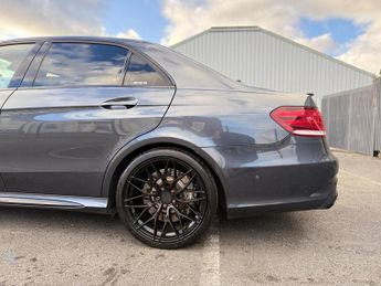 Mercedes-Benz E Class 5.5 E63 V8 BiTurbo AMG SpdS MCT Euro 6 (s/s) 4dr