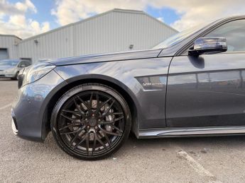 Mercedes-Benz E Class 5.5 E63 V8 BiTurbo AMG SpdS MCT Euro 6 (s/s) 4dr