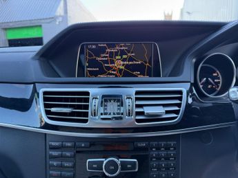 Mercedes-Benz E Class 5.5 E63 V8 BiTurbo AMG SpdS MCT Euro 6 (s/s) 4dr