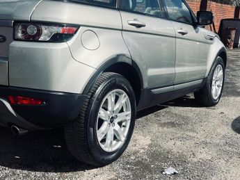 Land Rover Range Rover Evoque 2.2 SD4 Pure Tech Auto 4WD Euro 5 (s/s) 5dr