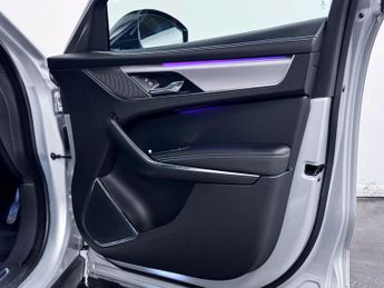 Jaguar F-PACE 2.0 P400e 17.1kWh R-Dynamic S SUV 5dr Petrol Plug-in Hybrid Auto