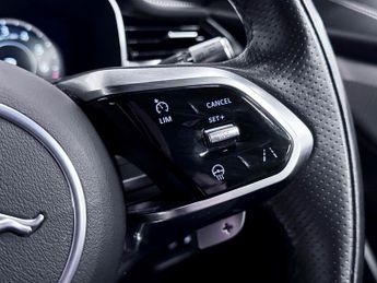 Jaguar F-PACE 2.0 P400e 17.1kWh R-Dynamic S SUV 5dr Petrol Plug-in Hybrid Auto