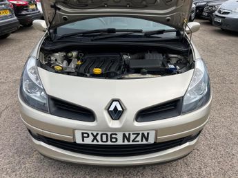 Renault Clio 1.6 VVT Initiale 5dr