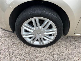 Renault Clio 1.6 VVT Initiale 5dr