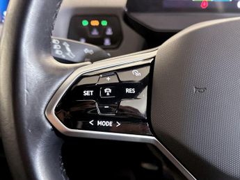 Volkswagen ID.3 Pure Performance 45kWh Life Auto 5dr