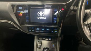 Toyota Auris 1.8 VVT-h Design CVT Euro 6 (s/s) 5dr