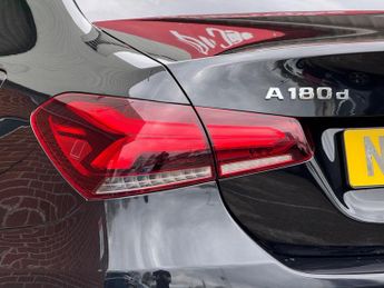Mercedes-Benz A Class 1.5 A180d AMG Line 7G-DCT Euro 6 (s/s) 4dr