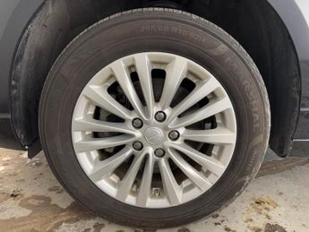MG MG5 61.1kWh Exclusive Long Range Auto 5dr