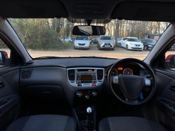 Kia Rio 1.4 3 5dr