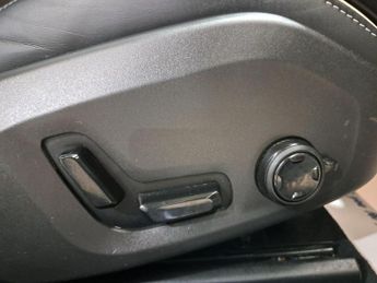 Volvo S90 2.0h T8 Recharge 11.6kWh R-Design Auto AWD Euro 6 (s/s) 4dr