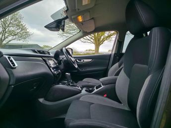 Nissan Qashqai 1.2 DIG-T N-Connecta XTRON Euro 6 (s/s) 5dr
