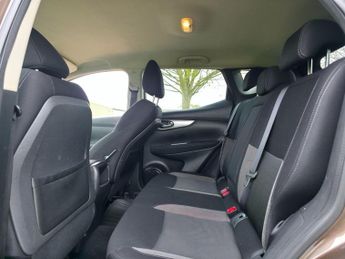 Nissan Qashqai 1.2 DIG-T N-Connecta XTRON Euro 6 (s/s) 5dr