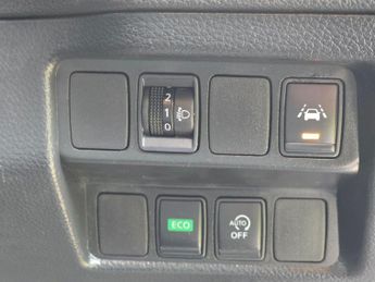 Nissan Qashqai 1.2 DIG-T N-Connecta XTRON Euro 6 (s/s) 5dr