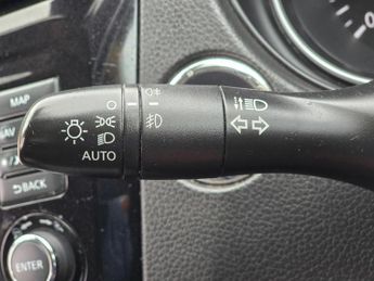 Nissan Qashqai 1.2 DIG-T N-Connecta XTRON Euro 6 (s/s) 5dr