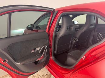 Mercedes-Benz A Class 1.3 A180 AMG Line (Premium) 7G-DCT Euro 6 (s/s) 5dr