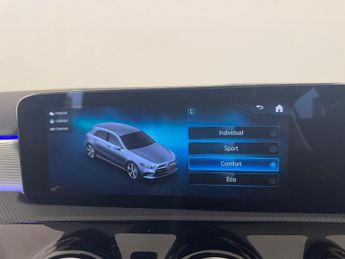 Mercedes-Benz A Class 1.3 A180 AMG Line (Premium) 7G-DCT Euro 6 (s/s) 5dr