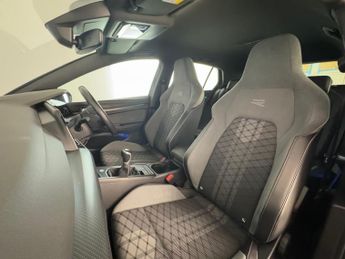 Volkswagen Golf 1.5 TSI R-Line Euro 6 (s/s) 5dr