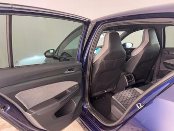 Volkswagen Golf 1.5 TSI R-Line Euro 6 (s/s) 5dr