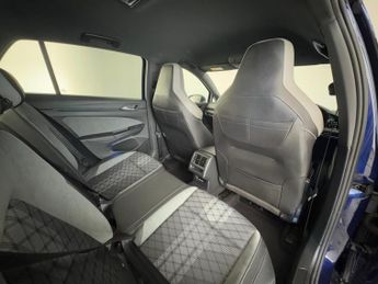 Volkswagen Golf 1.5 TSI R-Line Euro 6 (s/s) 5dr