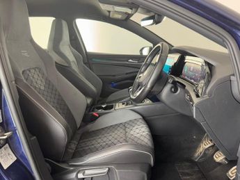 Volkswagen Golf 1.5 TSI R-Line Euro 6 (s/s) 5dr
