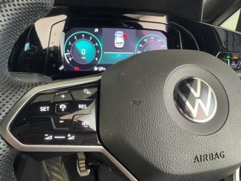 Volkswagen Golf 1.5 TSI R-Line Euro 6 (s/s) 5dr