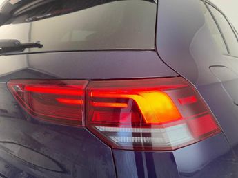Volkswagen Golf 1.5 TSI R-Line Euro 6 (s/s) 5dr