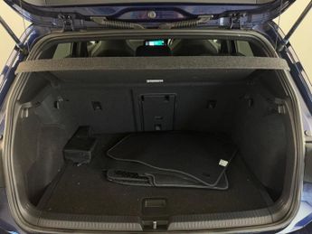 Volkswagen Golf 1.5 TSI R-Line Euro 6 (s/s) 5dr