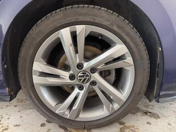 Volkswagen Golf 1.5 TSI R-Line Euro 6 (s/s) 5dr