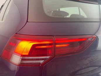 Volkswagen Golf 1.5 eTSI MHEV Style DSG Euro 6 (s/s) 5dr