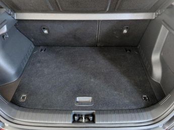 Hyundai KONA 64kWh Premium Auto 5dr (7kW Charger)
