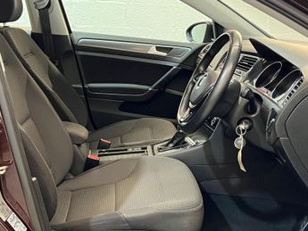 Volkswagen Golf 2.0 TDI SE Nav DSG Euro 6 (s/s) 5dr
