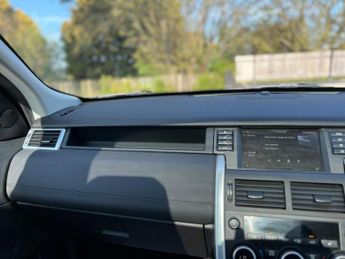 Land Rover Discovery Sport 2.0 TD4 HSE Black Auto 4WD Euro 6 (s/s) 5dr