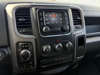 Dodge RAM 5.7 V8 Hemi Laramie Pickup 4d Petrol 4WD