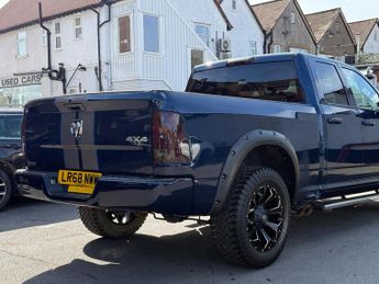 Dodge RAM 5.7 V8 Hemi Laramie Pickup 4d Petrol 4WD