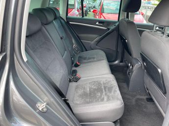 Volkswagen Tiguan 2.0 TDI BlueMotion Tech SE DSG 4WD Euro 5 (s/s) 5dr