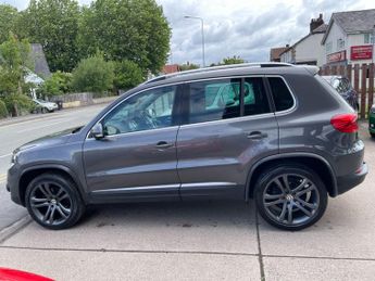 Volkswagen Tiguan 2.0 TDI BlueMotion Tech SE DSG 4WD Euro 5 (s/s) 5dr