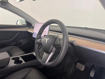 Tesla Model 3 Auto RWD 4dr