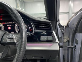 Audi Q7 3.0 TFSIe V6 55 S line Tiptronic quattro Euro 6 (s/s) 5dr 17.9kW