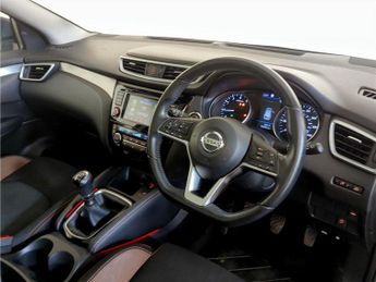 Nissan Qashqai 1.3 DIG-T N-Motion Euro 6 (s/s) 5dr
