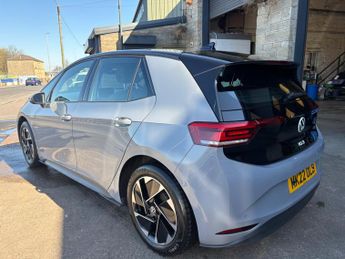 Volkswagen ID.3 Pro Performance 58kWh Life Auto 5dr