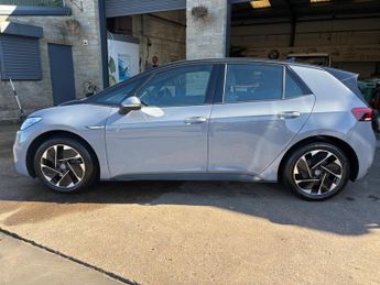 Volkswagen ID.3 Pro Performance 58kWh Life Auto 5dr