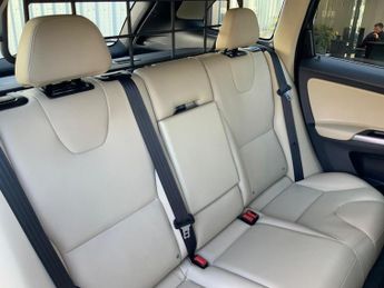 Volvo XC60 2.0 D4 SE Lux Nav Auto Euro 6 (s/s) 5dr
